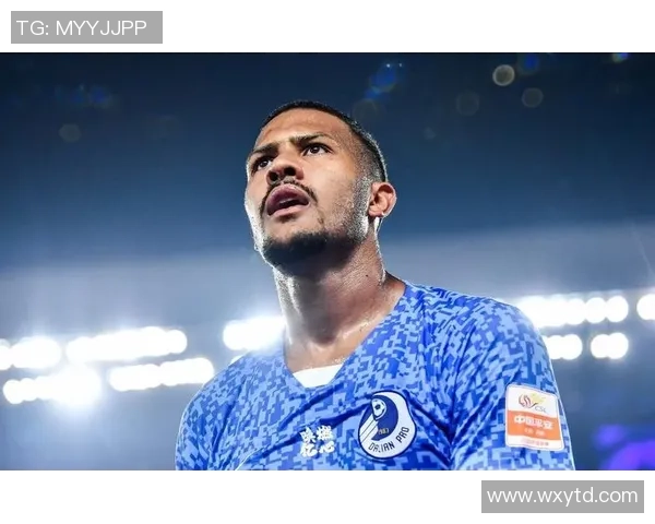 足球巨星亲笔签名卡片成收藏新宠 球迷热捧稀有签名卡背后的价值秘密